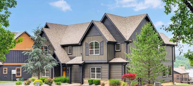 Lakefront Cozy Stay Dock Access, Pickleball & Mini Golf Close to Silver Dollar City in Branson