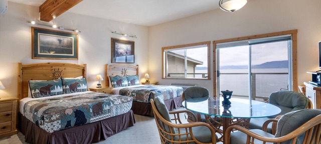 Lakefront Studio with views! in Bigfork