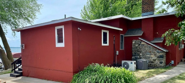 LAKESIDE CABIN 1 bedroom 1 bath efficiency apartment nice couple getaway cabin 1 in Long Beach