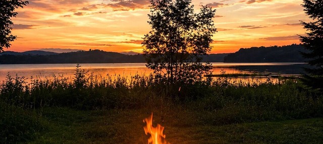Lakeside Cabin Whitefish. Build memories with friends and family in Gracefield