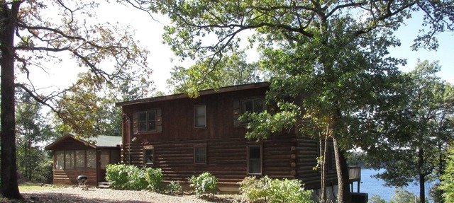 Lakeside Hideaway, Log Home On Bull Shoals Lake in Protem
