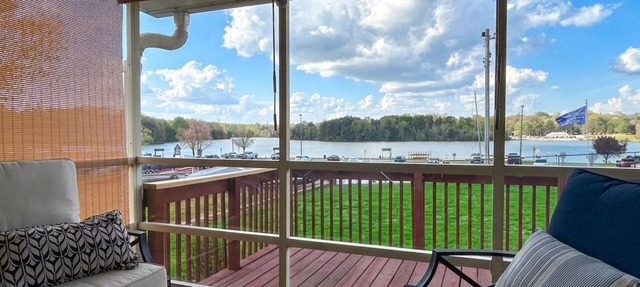 Lakeside Home: Sunset Views, Marina, Golf, Tennis in High Point