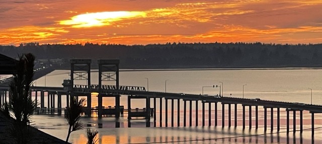 Large comfortable home with stunning views in Astoria