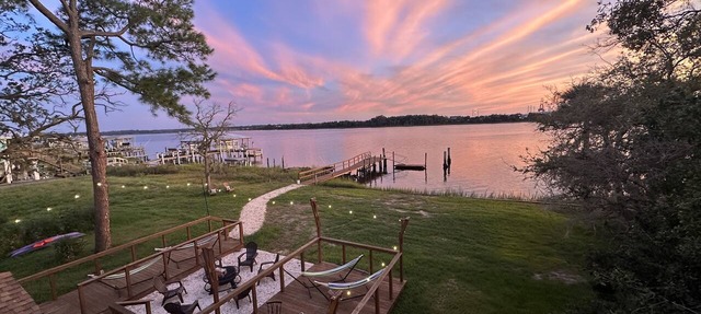 🌅LARGE Luxe Coastal Retreat🎣Peaceful Dock Dolphins🐬LONG CORPORATE STAYS🌴2 KINGS👑 in Jacksonville