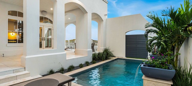 Large Luxury Home w/stunning views, private pool & resort pool, beach, & more in Port Aransas