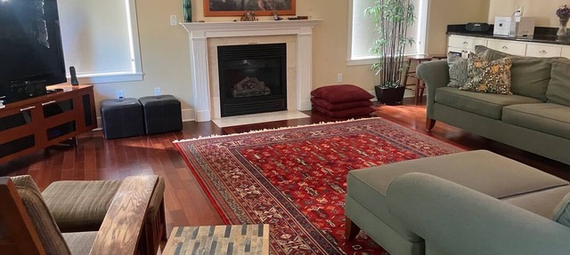 Large Spacious Luxury Home Great Location! in Seattle