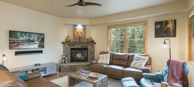 Largest Black Bear Townhome - Ping Pong Table - on Demand Ski Shuttle in Durango