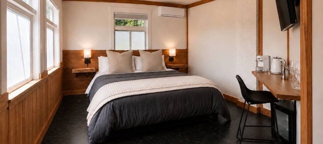 Linger at/tucked/| Salt Spring Boutique Hotel in Salt Spring Island
