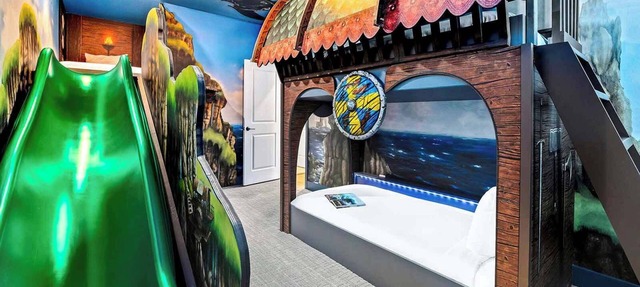 Logan’s Lagoon | Water lover's oasis w/pool, island theme BR - near waterparks in Orlando