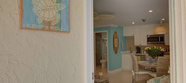 LuLu Kemp Ridley | Heated Pool | BBQ | 4 Min Walk to Beach | Near Shops | Downstairs in Siesta Key