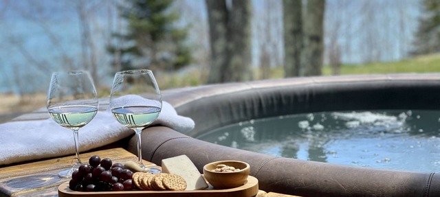 Luxurious Lake Superior Estate with Outdoor Hot Tub in Bayfield