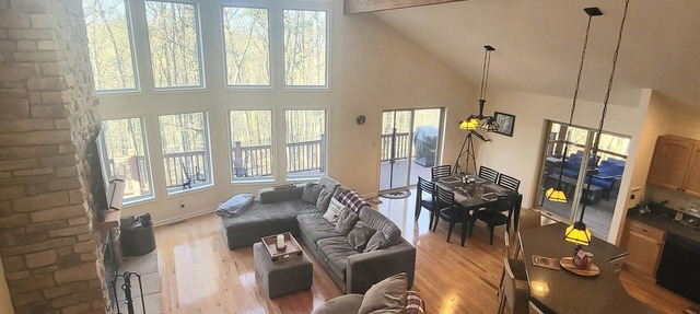 Luxurious Mountaintop Chalet/Cabin in 'The Woods Golf Resort':Access Amenities in Hedgesville