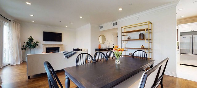 Luxurious & Private Beverly Hills Condo with Views in Los Angeles