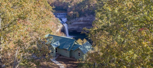 Luxury cabin above Desoto Falls in Mentone,AL; Central Time See “Overview” in Mentone