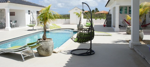 luxury fully equipped villa with wifi, a short distance from the sea in Kralendijk
