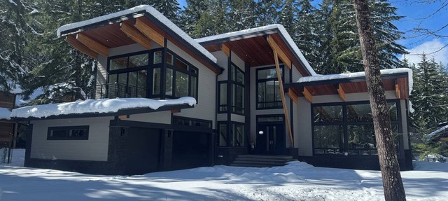 Luxury Mountain Getaway Minutes from Crystal Mountain & Mount Rainier in Enumclaw