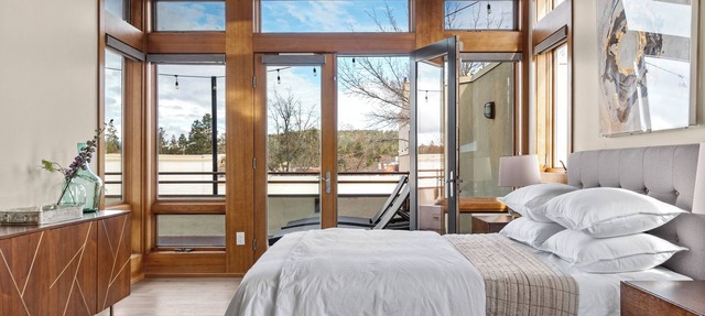 Luxury Rooftop Condo in the Heart of Downtown Bend, Cascade Mountain views in Bend