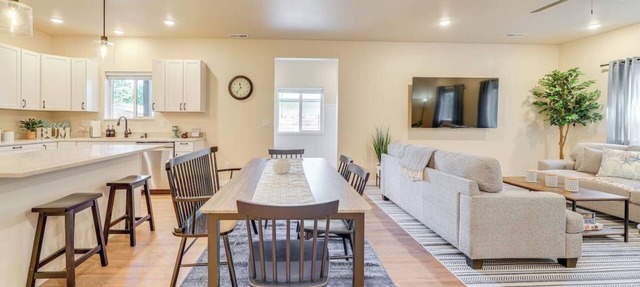 Massive new build 3 bedroom! in Florence