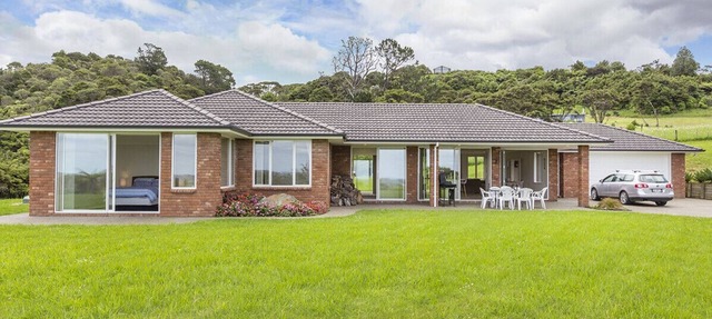 Matakana Views - Matakana Holiday Home in Matakana Village