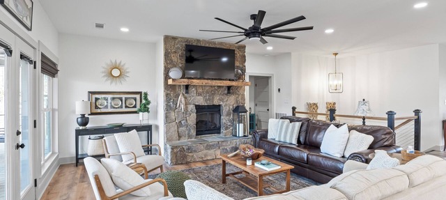 MemoRays Made on Martin, MemoRays Made on Martin- 5BR Lake Front Home- Sleeps 12 in Alexander City