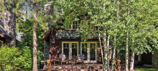 Metolius River Resort Cabin 6 Luxurious cabin on the Metolius River w/fireplace in Camp Sherman