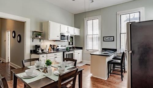 Mins from Downtown & Dining, Dauphin Darling 2 in Mobile