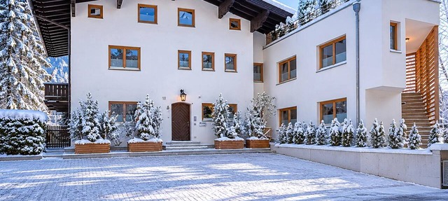 Modern apartment with mountain view and balcony in Kitzbühel