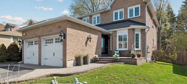 Modern Comforts, Quiet Neighborhood, free 02 parking in Pickering