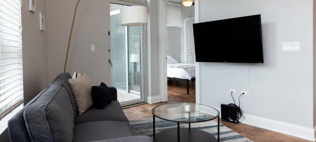 Modern River West 2BR with W&D by Zencity in Chicago