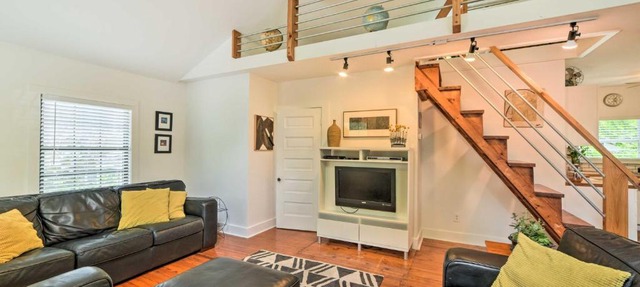 Modern St Elmo Cottage by Lookout Mtn and Near Dwtn in Chattanooga