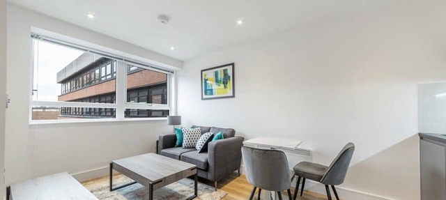 Modern Studio in Central East Grinstead in East Grinstead