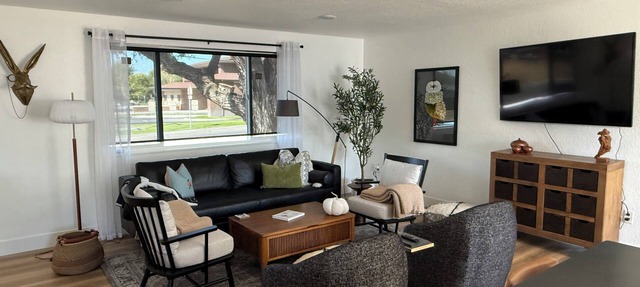 Modern Upscale Hermiston Home Pet-Friendly Private Fenced Yard in Hermiston