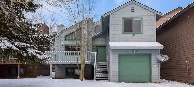 Mountainside 673 is a recently updated 4 bedroom private home located within Mountainside so you have access to the clubhouse but you do not share walls with anyone else. in Frisco