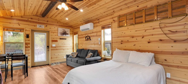 Mt Lemmon Hotel - Cabin 2, Pet Friendly in Summerhaven