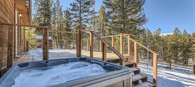 NEW! Cozy Wolfcamp Chalet - Hot Tub, Views, & Fast Wifi in Bailey