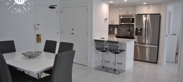 Newly renovated 3/2 condo on Miami Beach's Alexander Hotel in Miami Beach