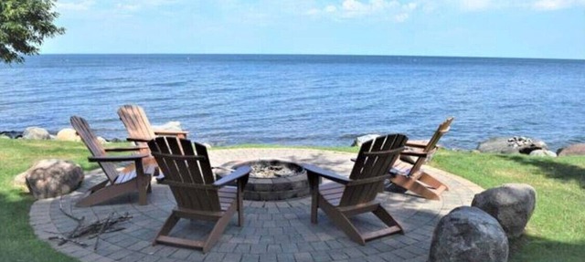 Newly renovated lakefront townhome with incredible views of Mille Lacs Lake in Onamia