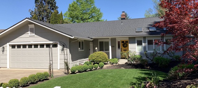 Oakway Blissful Abode, Walk to Autzen Stadium in Eugene