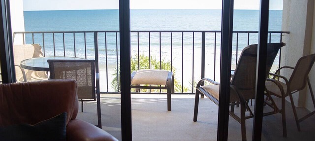 Oceanfront Bold & Stately Condo Top Listing 2021 Books Early-Family Friendly in Myrtle Beach