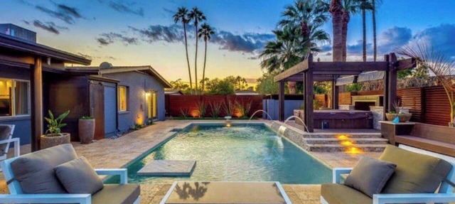 Old Town Scottsdale Oasis w/Heated Pool, Hot Tub, Fire Pit, Arcade & BBQ Grill in Scottsdale
