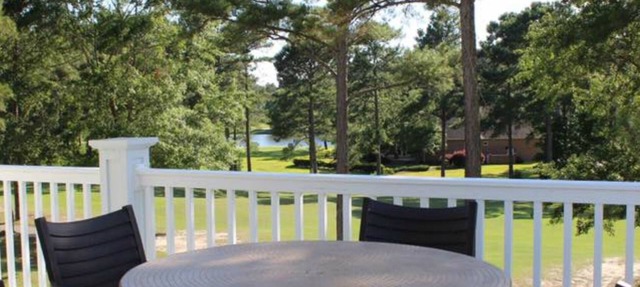 On The Golf Course! Steps From The Pool! 10 Minutes From Sunset Beach! in Calabash