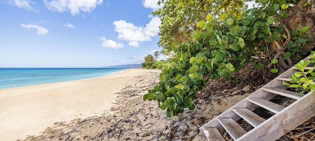 Pacific Pearl Beachfront Estate in Laie