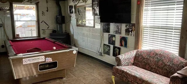 Peaceful 2BR Ranch Retreat - Private Patio, Fenced Yard, Billiards & Fire Pit in Fredonia
