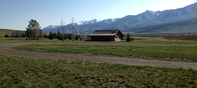 Peaceful, Mountain Setting. Yellowstone Country. in Livingston