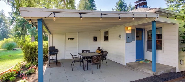 Peaceful & Scenic Cottage Near McKenzie River! in Walterville