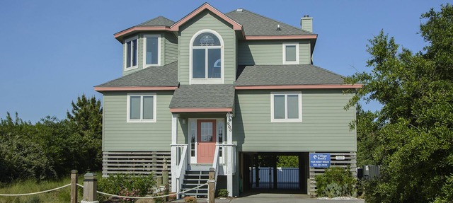 Pelican Shores: Private pool, 4 bedrooms, Whalehead Beach in Corolla