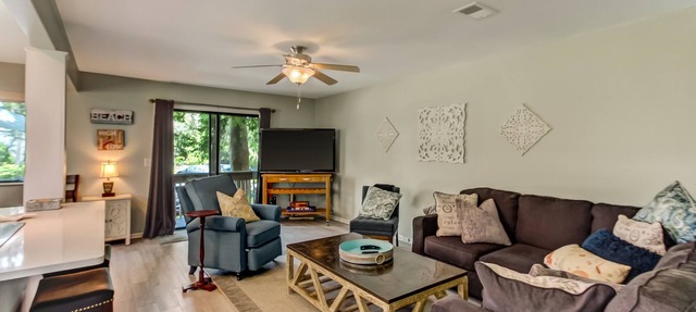 Pet Friendly | Remodeled Forest Ridge Townhome | 5-7 Minute Walk to Beach | Community Pool & Tennis in Fernandina Beach