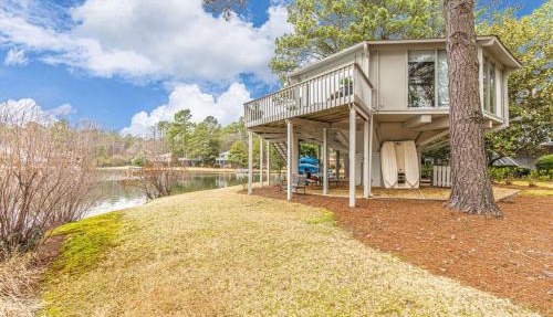 Pinehurst Lakefront Treehouse in Pinehurst