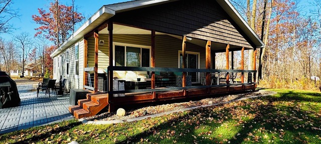 Private Home located on Izaty's Golf Course in Onamia