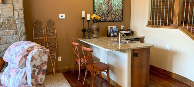 Private Hot Tub Ski-In/Ski-Out Luxury Townhome Walk to Village Family Favorite in Winter Park